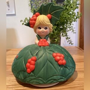 Vintage 1985 United China & Glass Happy Holly Christmas Ceramic Music Box